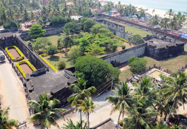 Anchuthengu or Anjengo Fort